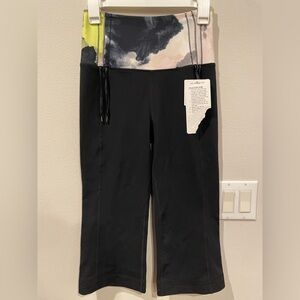NWT Lululemon Women  Tinted Canvas Cinch Crop Legging  Capri Multicolor Size 4